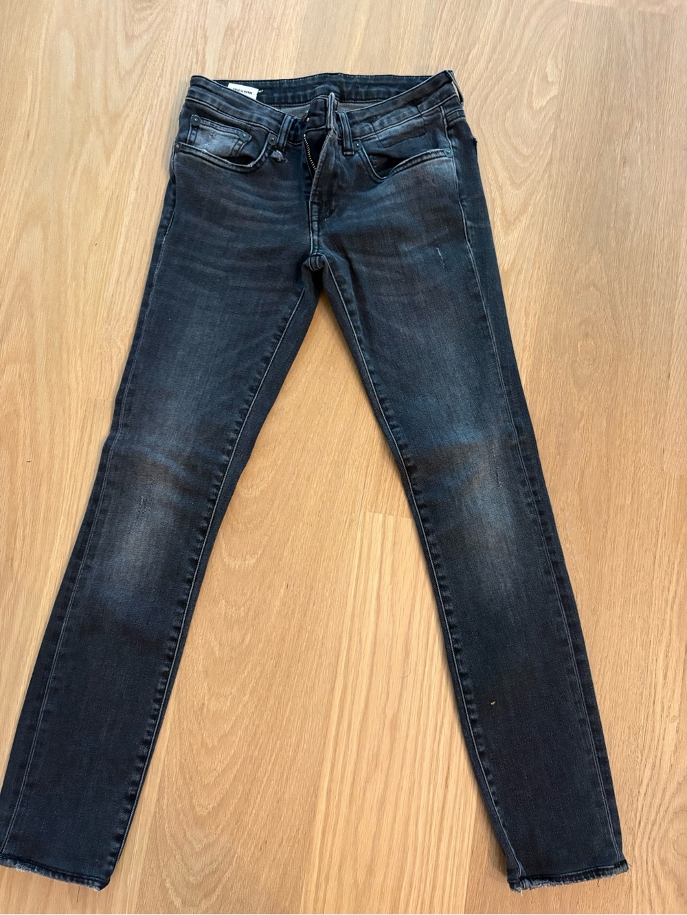 R13 designer 24-25 waist Women’s Black Skinny Jeans with Faded pristine
